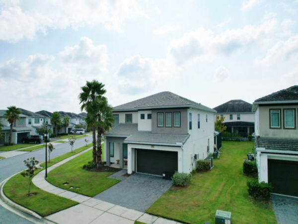 Spacious 5-Bedroom Orlando Home with Private Pool & Resort Amenities